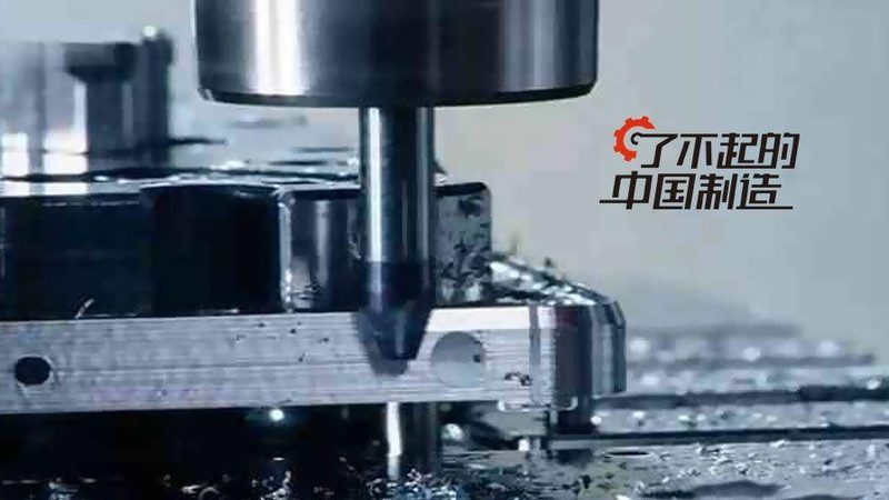 五轴立式加工中心与三轴加工中心的选购考量